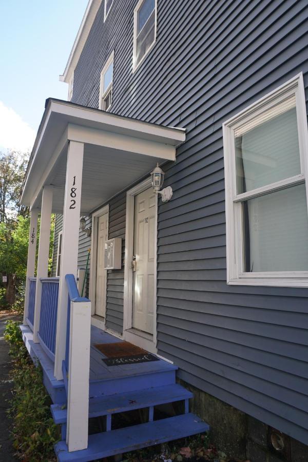 Private Bedroom Near Boston Exterior foto