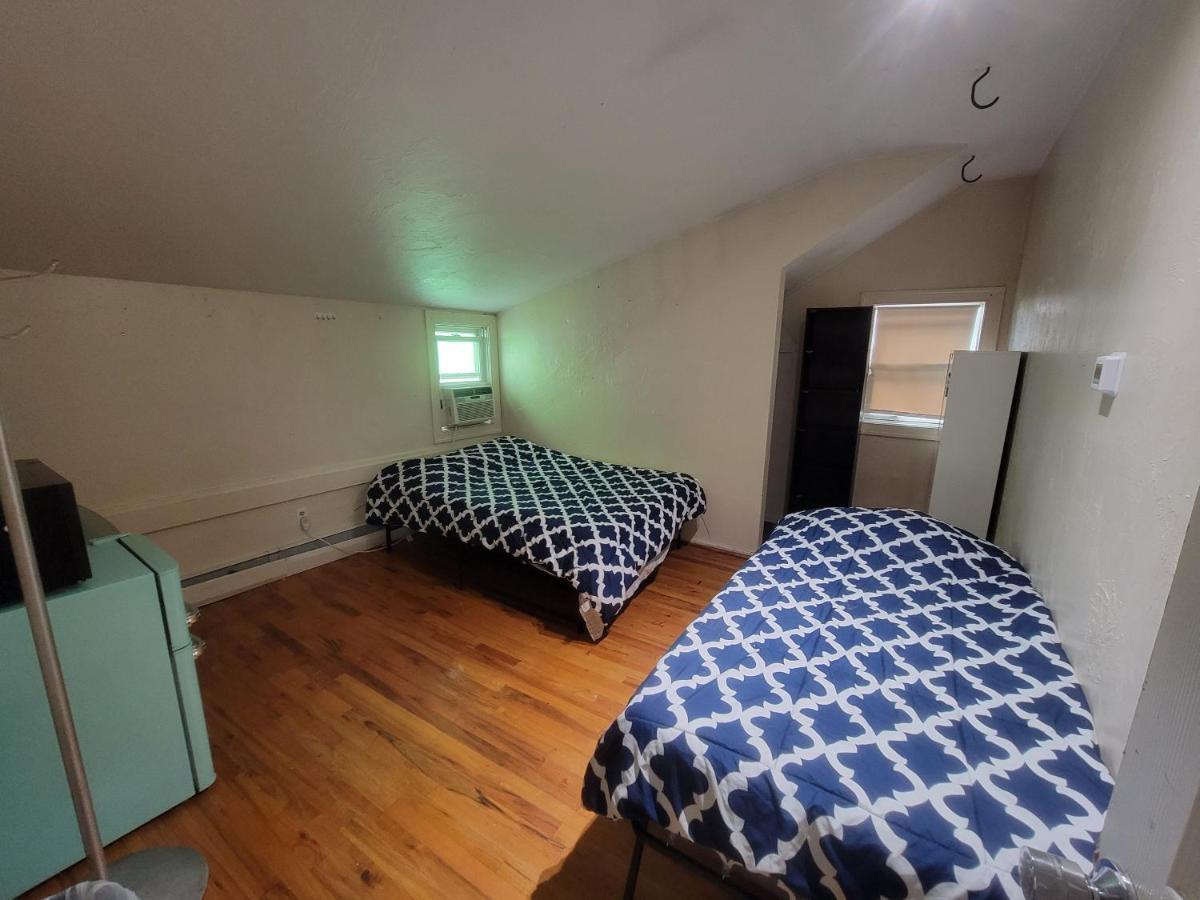 Private Bedroom Near Boston Exterior foto