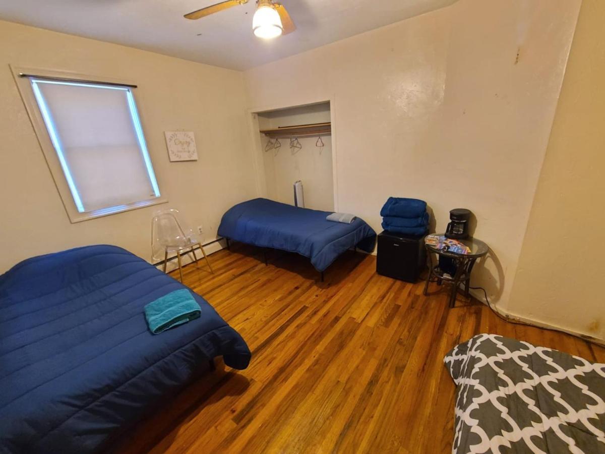 Private Bedroom Near Boston Exterior foto