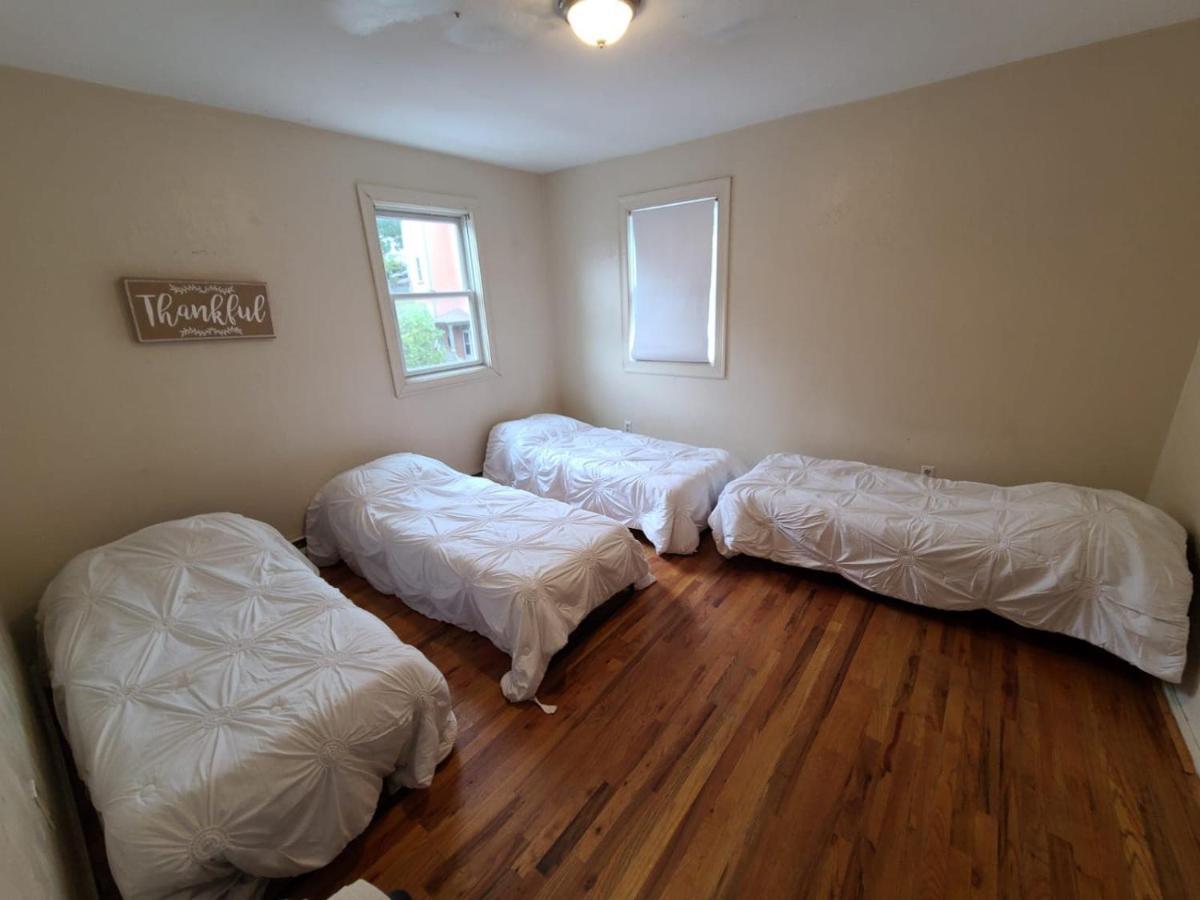 Private Bedroom Near Boston Exterior foto