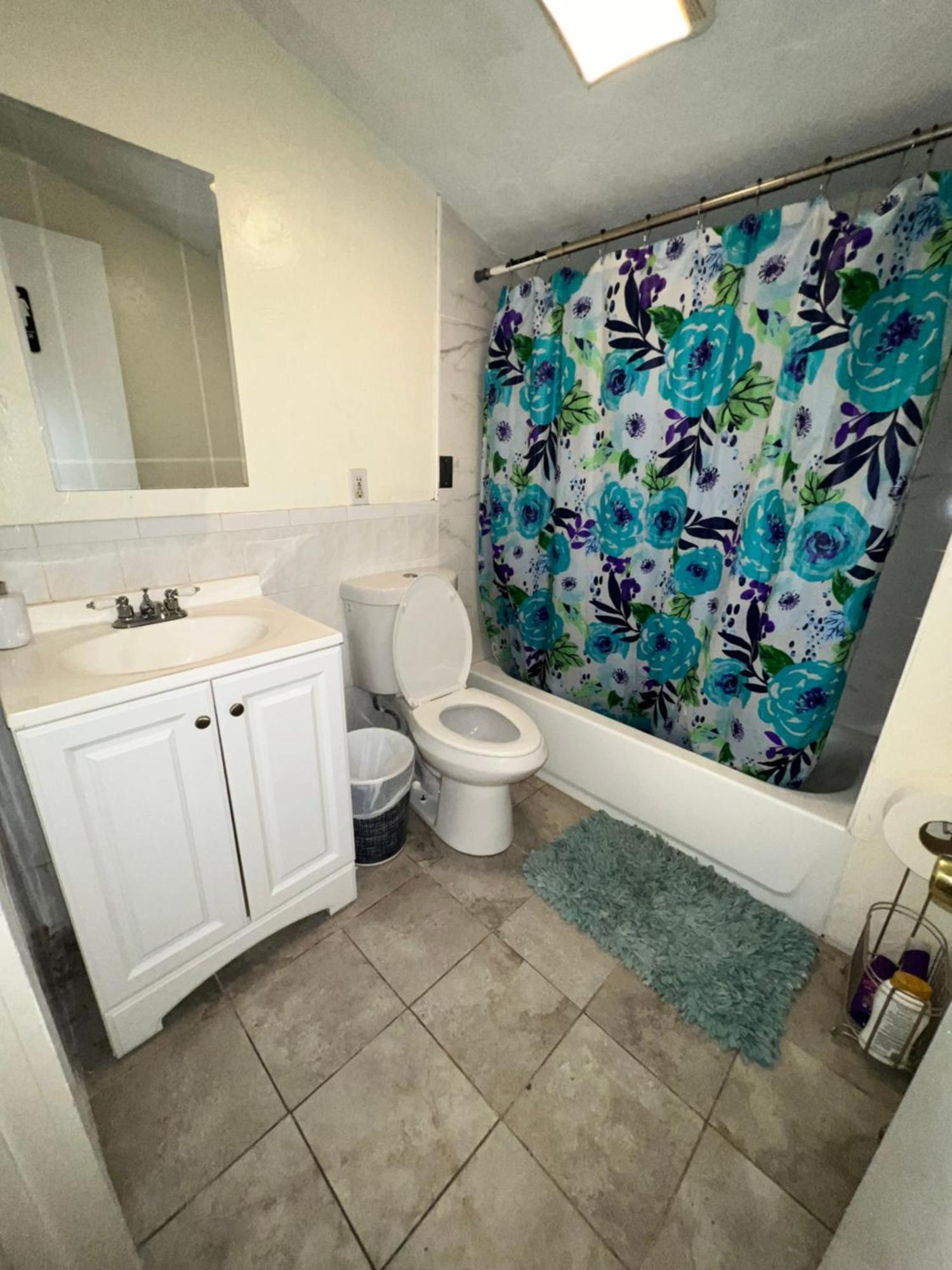Private Bedroom Near Boston Exterior foto