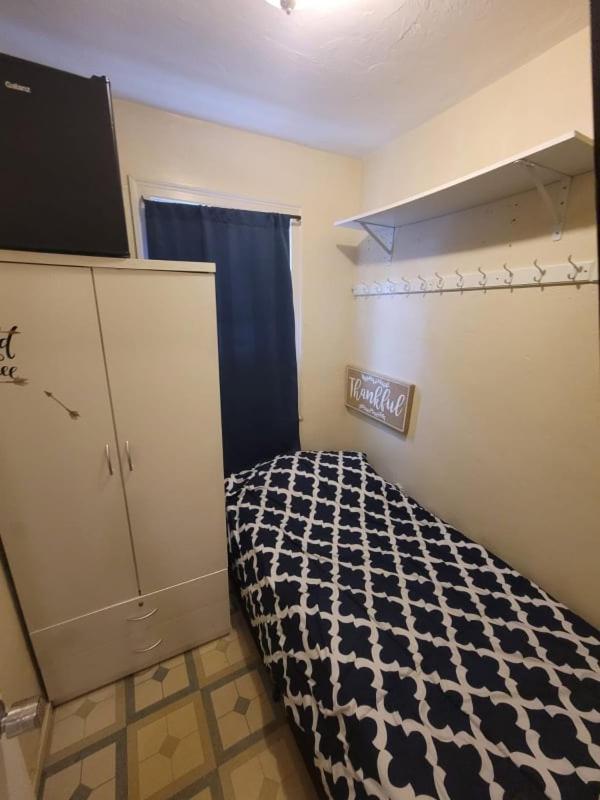 Private Bedroom Near Boston Exterior foto