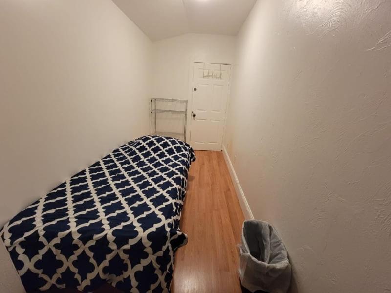 Private Bedroom Near Boston Exterior foto