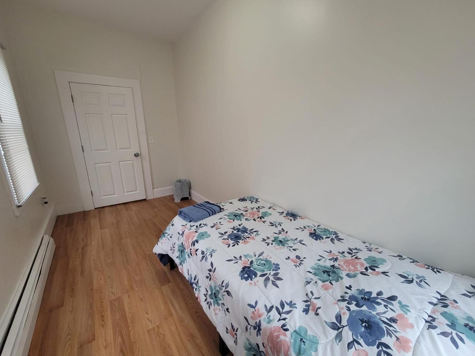 Private Bedroom Near Boston Exterior foto